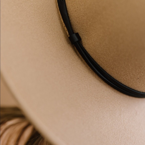 Black Strap Wide Brim Fedora Hat - Picture 5 of 6